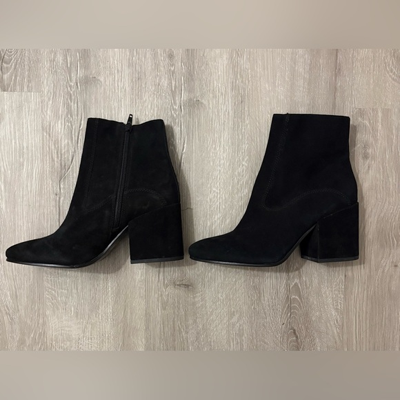 Lucky Brand | Women’s Size 7.5 Black Rainns Suede Chunky Heels Booties - Picture 4 of 5